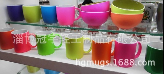 【陶瓷无光喷色杯 无光喷色陶瓷马克杯】价格,厂家,图片,杯子,淄博冠宇轻工制品-
