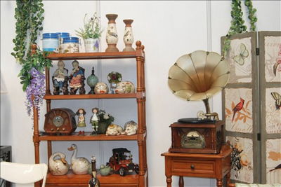 中国-东盟轻工产品展览会盛大开幕，观众热情高涨挤爆展馆